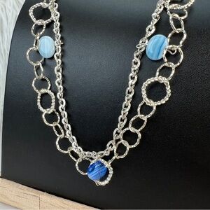 Pretty Silvertone and blue chain necklace with barrel closure costume